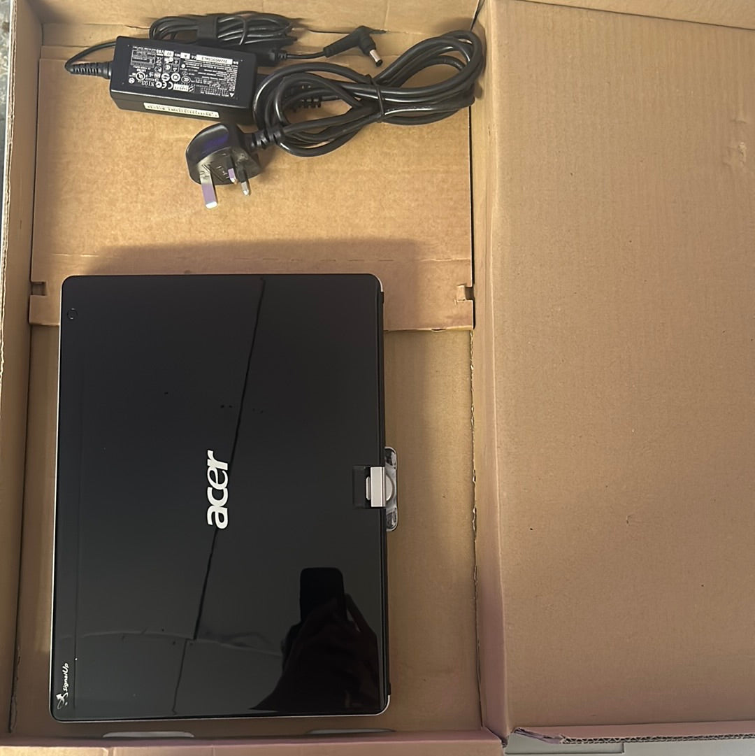 Acer Aspire 1825PT - Intel CPU U7300 @1.30GHz - 4GB, 320GB 11.6"
